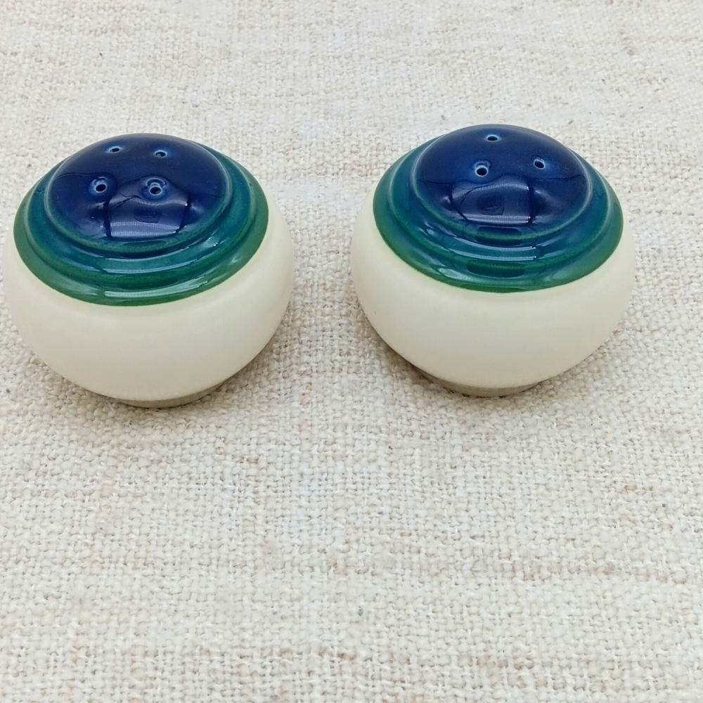 Pfaltzgraff Salt and Pepper Shakers Ocean Breeze
